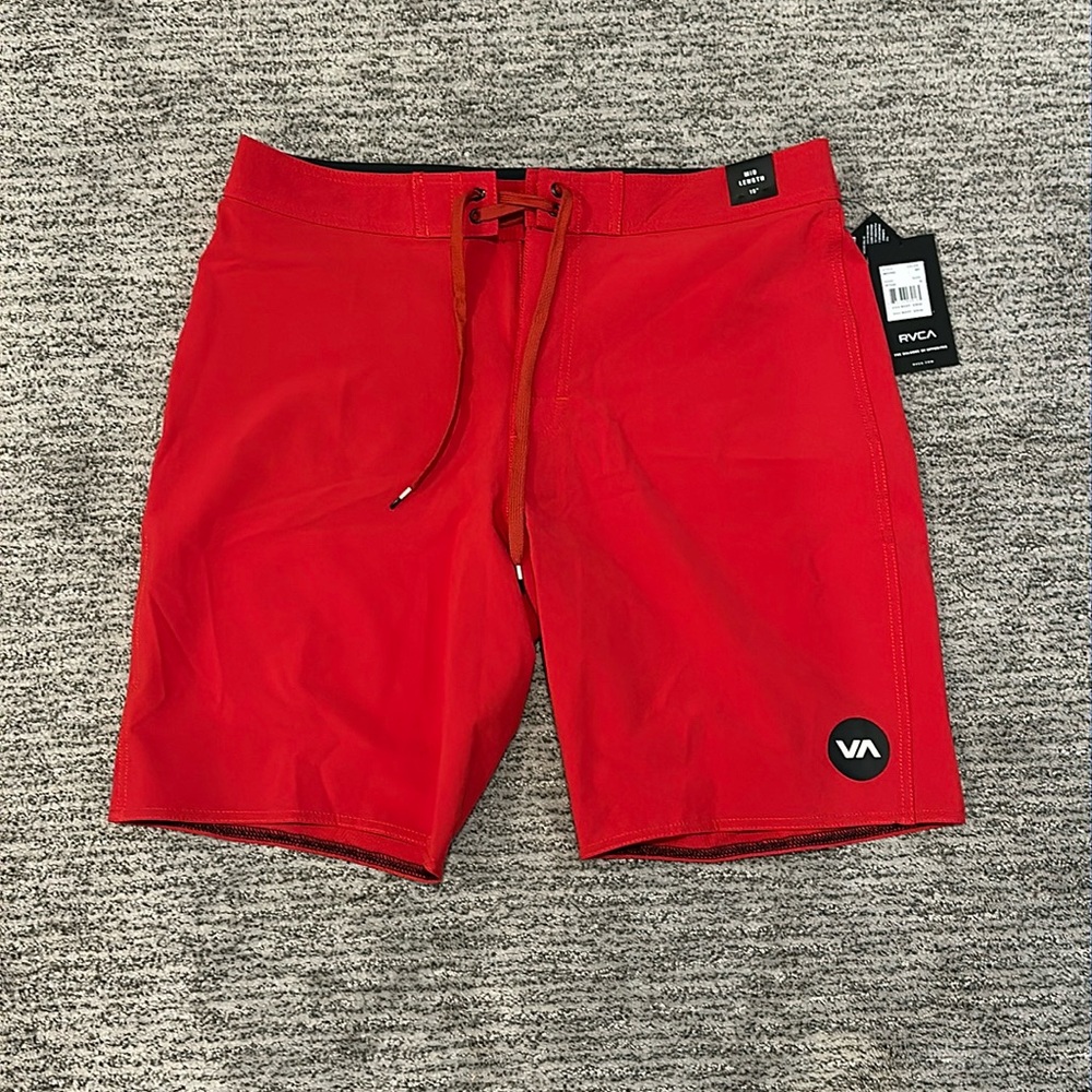 NEW with tags Men’s RVCA board shorts swim trunks 34 mid length